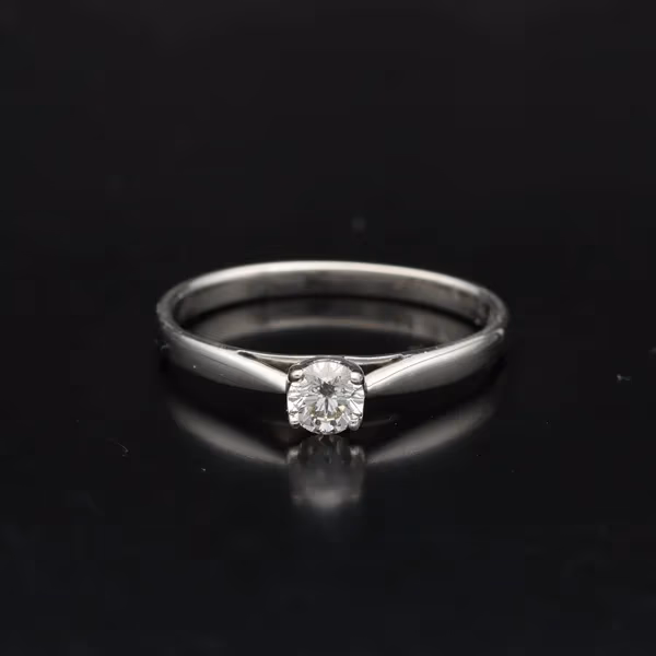 18ct Gold Brlliant cut Diamond Forever Ring