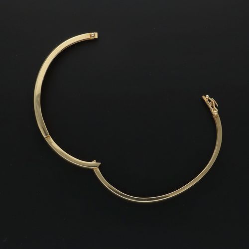 14ct Gold and Diamond Bracelet image-3