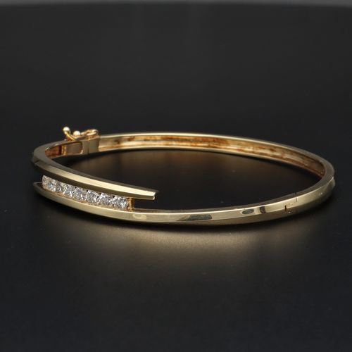 14ct Gold and Diamond Bracelet image-2