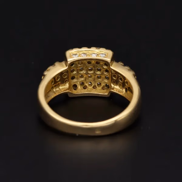 18ct Yellow Gold & Diamond Ring
