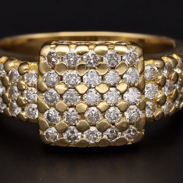 18ct Yellow Gold & Diamond Ring