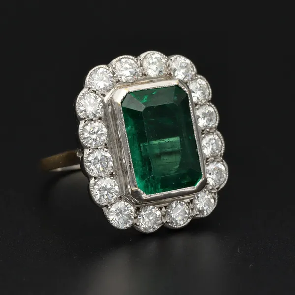 18ct Yellow Gold Diamond & Emerald Cluster Ring