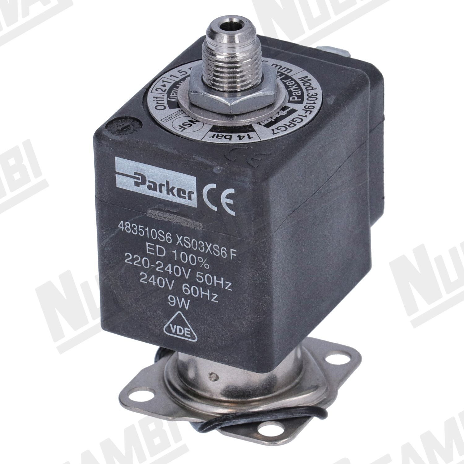 STEEL SOLENOID VALVE 3WAYS VALVE. 1.5 220V