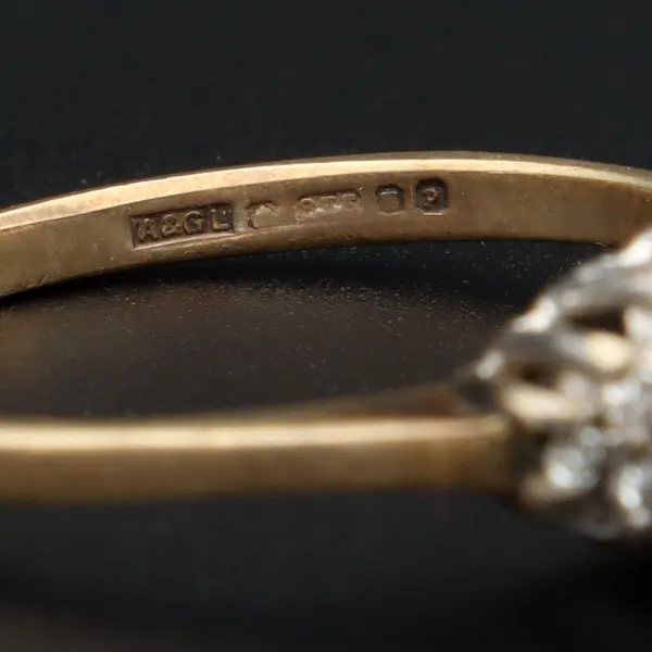 Retro Vintage Gold Sapphire Diamond Ring
