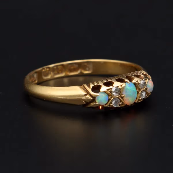 Edwardian 18ct Gold Opal Diamond Ring