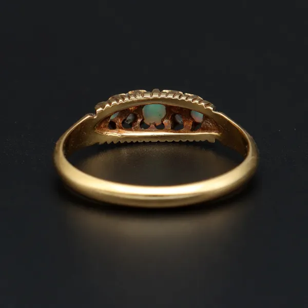 Edwardian 18ct Gold Opal Diamond Ring