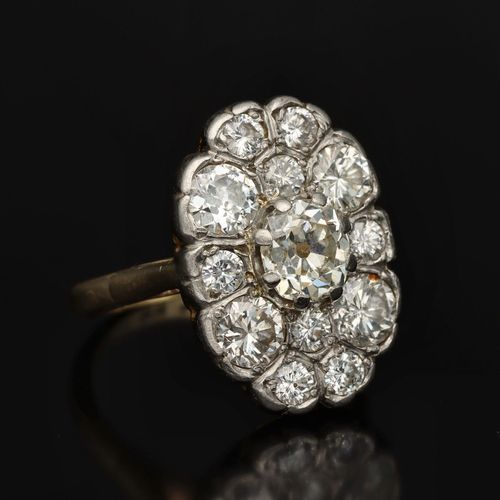 Early 20th Century 18ct Gold Diamond Cluster Ring image-1