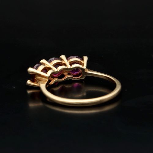 9ct Gold Garnet and Diamond Ring image-5