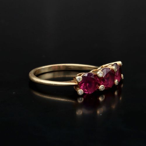 9ct Gold Garnet and Diamond Ring image-3