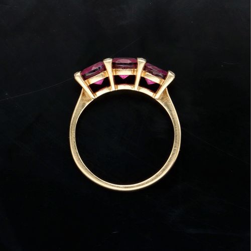 9ct Gold Garnet and Diamond Ring image-6