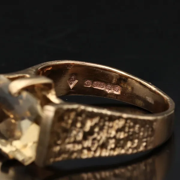 Heavy 9ct Gold Vintage Citrine Ring