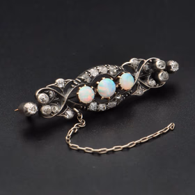 Victorian 18ct Gold Opal and Diamond Brooch