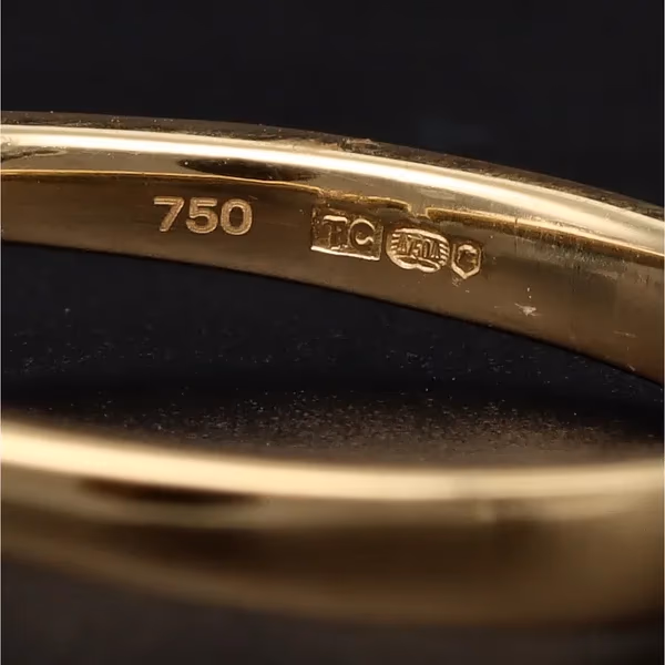 18ct Gold Diamond and Sapphire Ring