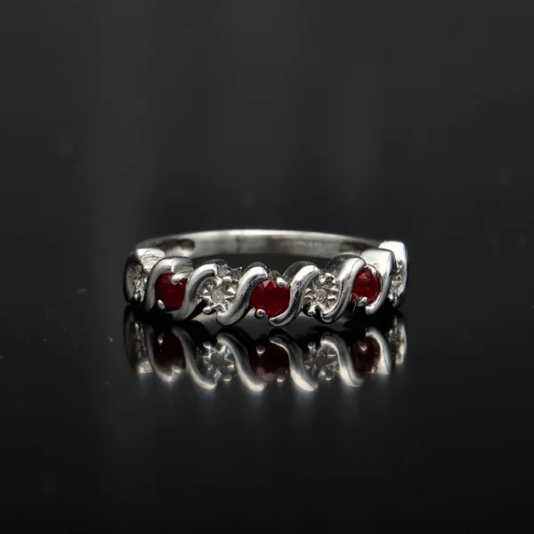 Gold Ruby Diamond Ring