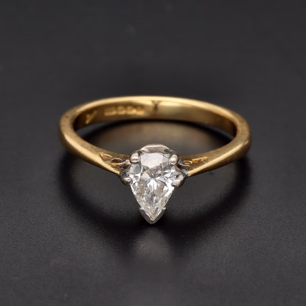 18ct Yellow Gold Pear-Shaped Diamond Solitaire Ring