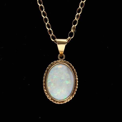 Opal Pendant on 9ct Gold Chain image-2