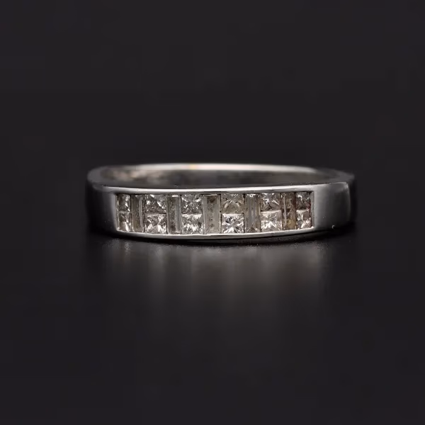 18ct White Gold Diamond Ring
