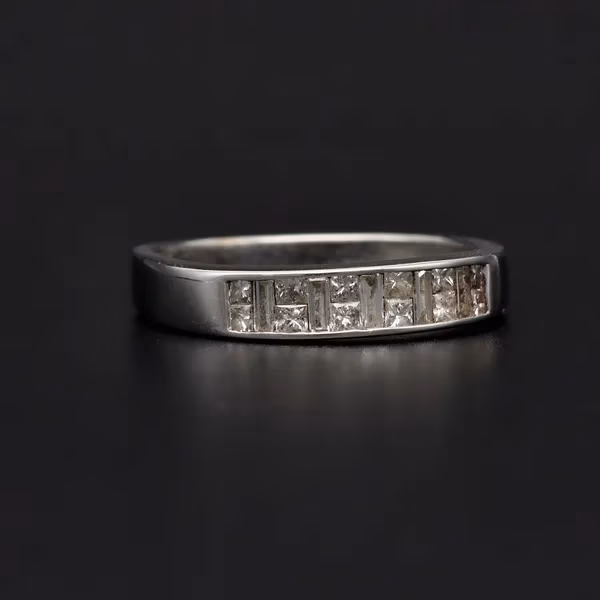 18ct White Gold Diamond Ring