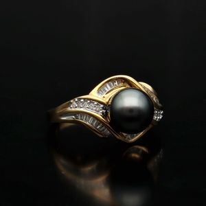 18ct Gold, Pearl, Diamond Ring