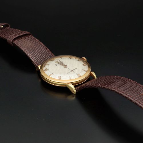 1960s 18ct Gold Omega Watch image-3