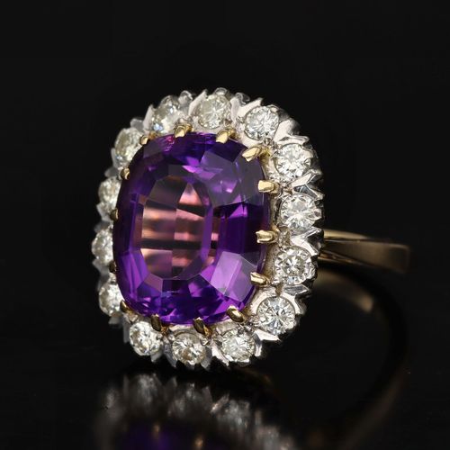 18ct Gold Amethyst and Diamond Cluster Ring image-3