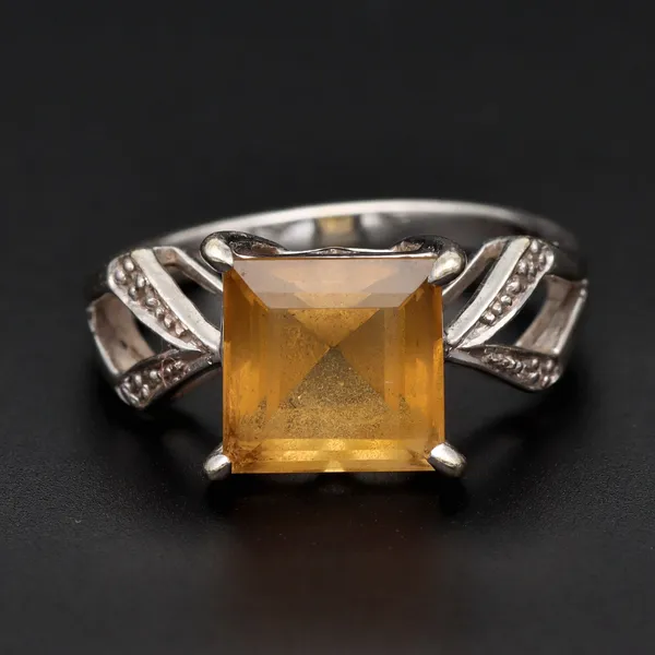 Gold 3.1ct Citrine Diamond Ring