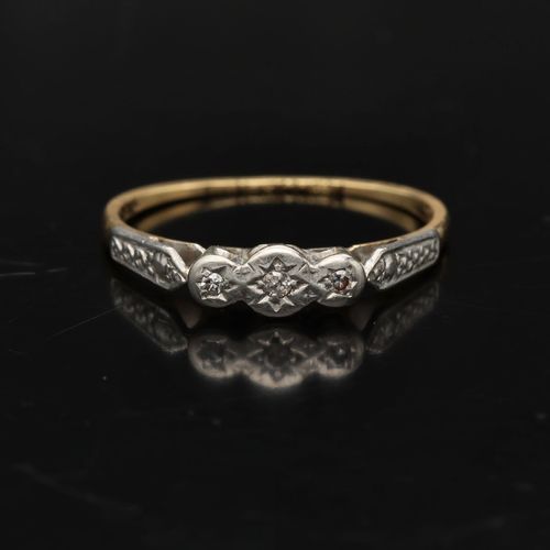 18ct Gold Platinum Diamond Ring image-2
