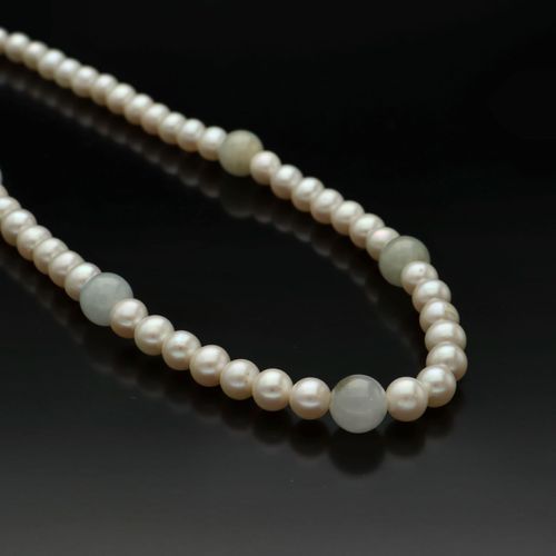 9ct Cultured Pearl and Jade Necklace image-2
