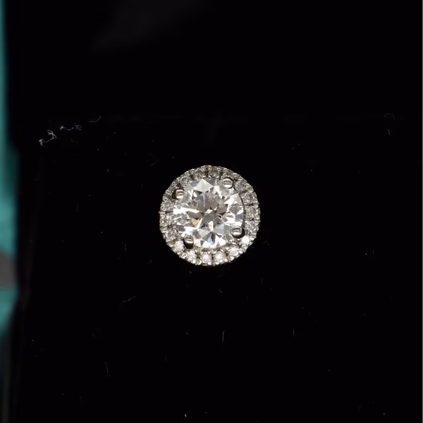 18k White Gold Diamond Stud Earrings
