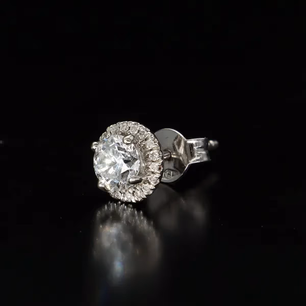 18k White Gold Diamond Stud Earrings
