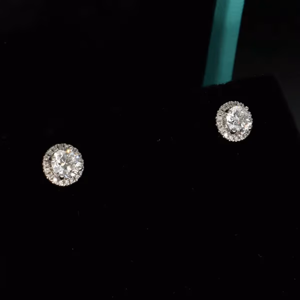 18k White Gold Diamond Stud Earrings