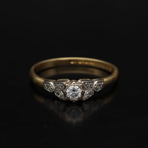 18ct Gold Diamond Ring with Diamond Set Shoulders image-2