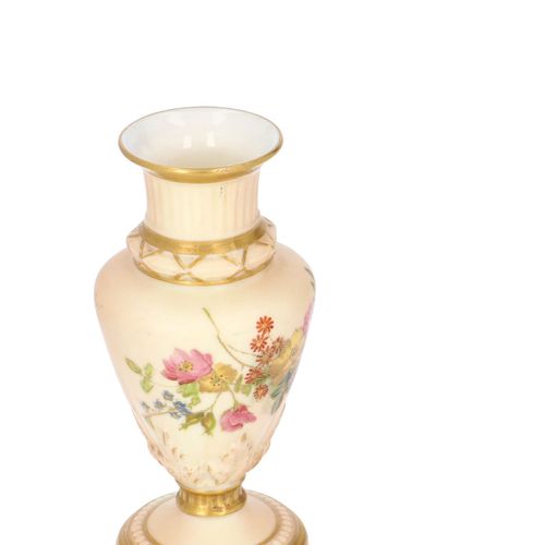 Edwardian Royal Worcester Vase image-3