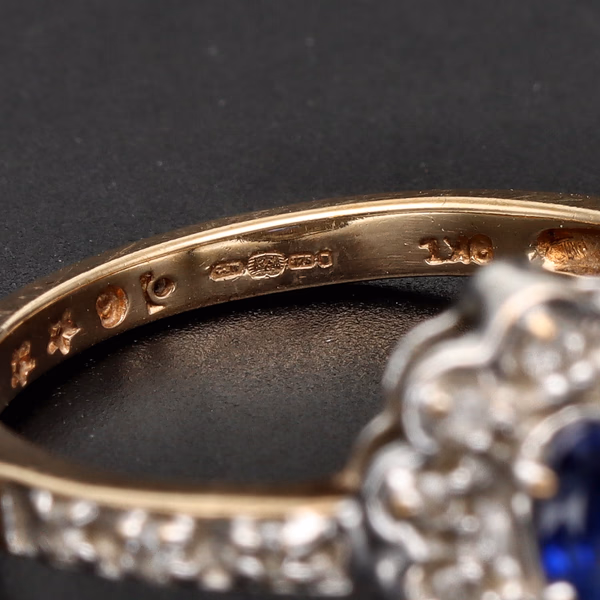 9ct Gold Sapphire Diamond Ring
