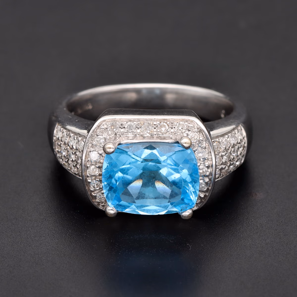 18ct White Gold Blue Topaz & Diamond Ring