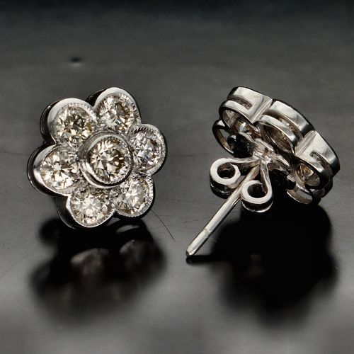 18ct White Gold Diamond Daisy Cluster Earrings image-1