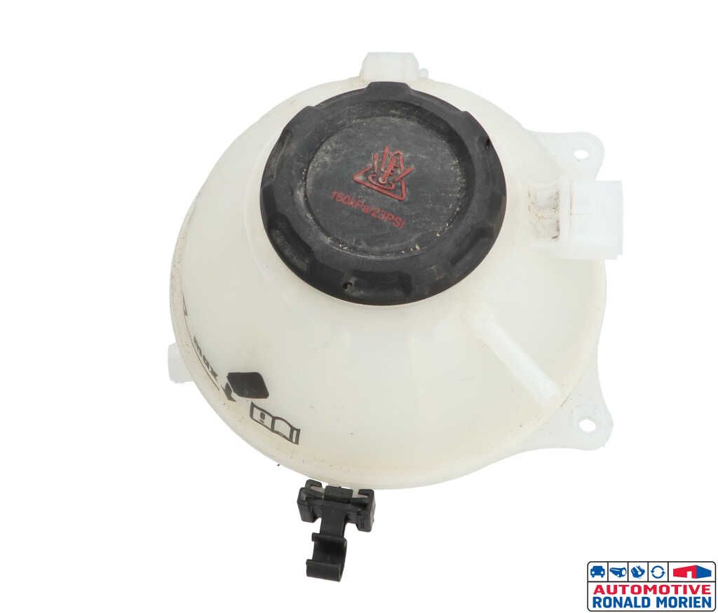 Used Expansion vessel Skoda Fabia III (NJ3) 1.0 TSI 12V Price € 9,99 Inclusive VAT offered by Automaterialen Ronald Morien B.V.