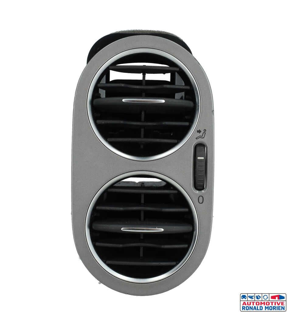 Used Dashboard vent Volkswagen Tiguan (5N1/2) 1.4 TSI 16V 4Motion Price € 25,00 Margin scheme offered by Automaterialen Ronald Morien B.V.