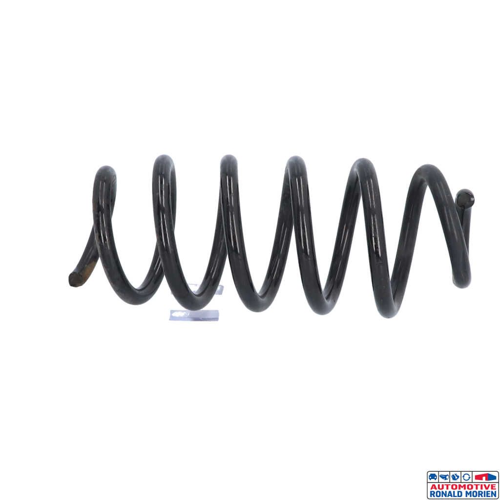 Used Rear coil spring Renault Captur (2R) 0.9 Energy TCE 12V Price € 19,00 Margin scheme offered by Automaterialen Ronald Morien B.V.