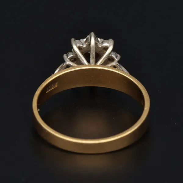 Heavy Vintage 18ct Yellow Gold Diamond Ring