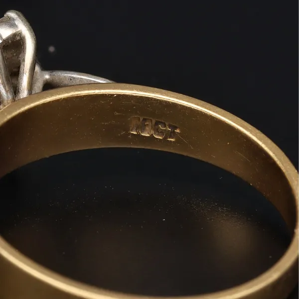 Heavy Vintage 18ct Yellow Gold Diamond Ring