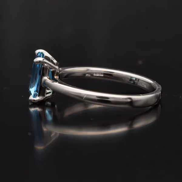 18ct Gold 1.1ct Topaz Ring