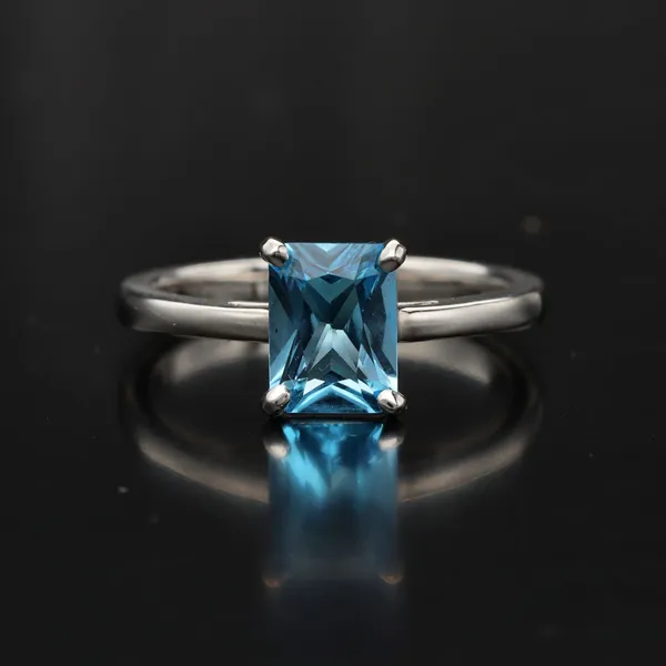 18ct Gold 1.1ct Topaz Ring