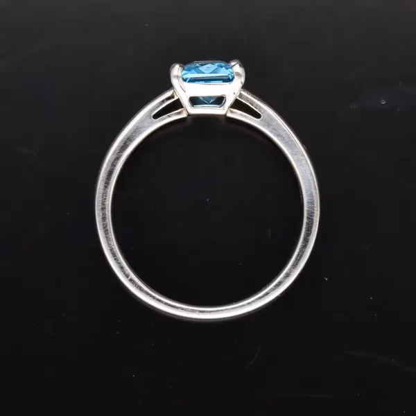 18ct Gold 1.1ct Topaz Ring