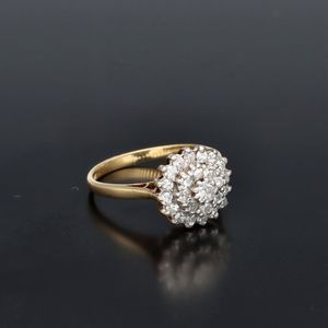 18K Gold Diamond Cluster Ring