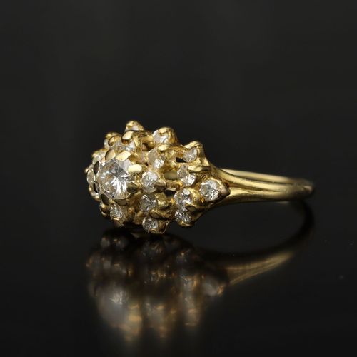 18ct Yellow Gold Diamond Cluster Ring image-3