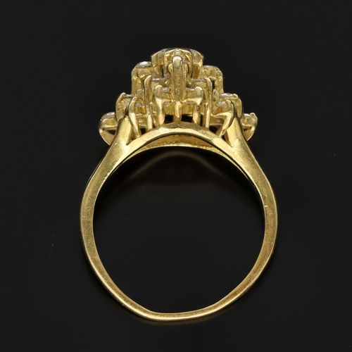 18ct Yellow Gold Diamond Cluster Ring image-4