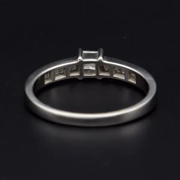 18ct Gold Vari-Cut Diamond Ring