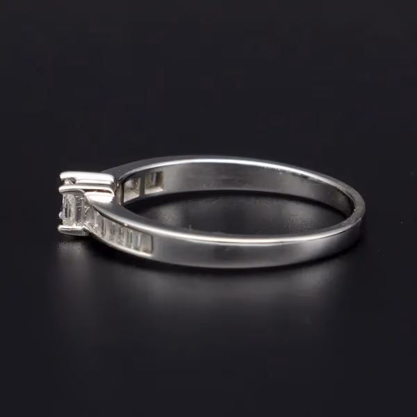 18ct Gold Vari-Cut Diamond Ring