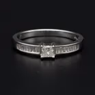 18ct Gold Vari-Cut Diamond Ring